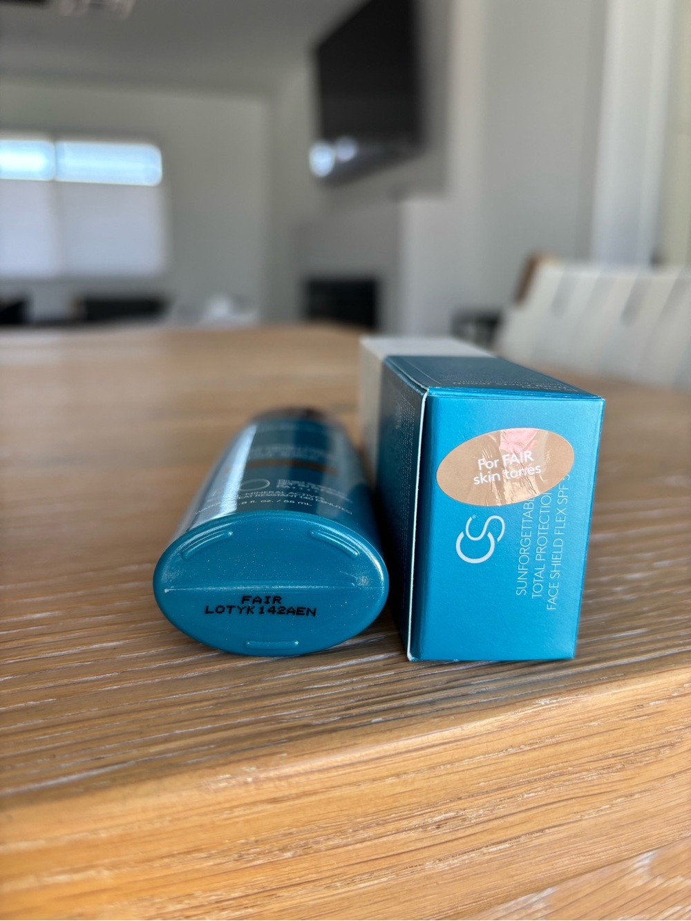 Colorescience Sunforgettable Total Protection Face Shield FLEX SPF 50 - Fair - Picture 3 of 4